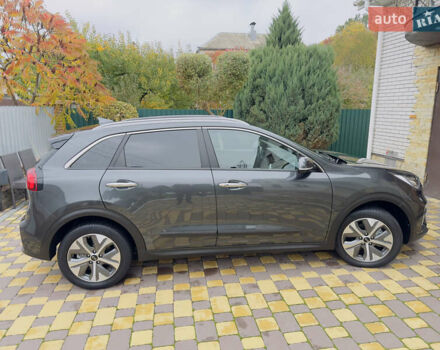 Серый Киа Niro, объемом двигателя 0 л и пробегом 137 тыс. км за 18950 $, фото 18 на Automoto.ua