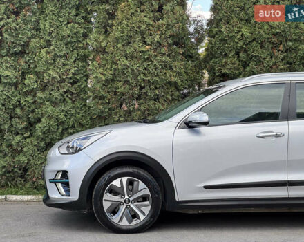 Сірий Кіа Niro, об'ємом двигуна 0 л та пробігом 141 тис. км за 17799 $, фото 24 на Automoto.ua