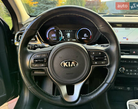 Серый Киа Niro, объемом двигателя 0 л и пробегом 117 тыс. км за 19300 $, фото 6 на Automoto.ua