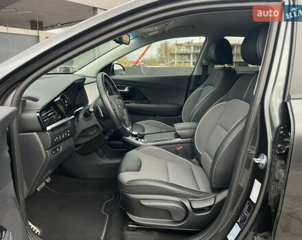 Сірий Кіа Niro, об'ємом двигуна 0 л та пробігом 52 тис. км за 22999 $, фото 50 на Automoto.ua