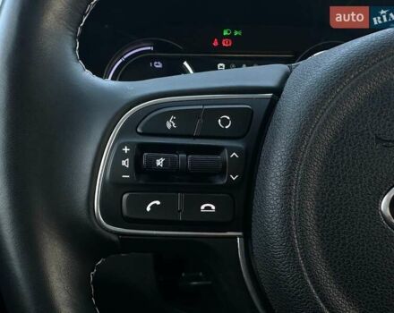 Серый Киа Niro, объемом двигателя 0 л и пробегом 54 тыс. км за 23900 $, фото 43 на Automoto.ua
