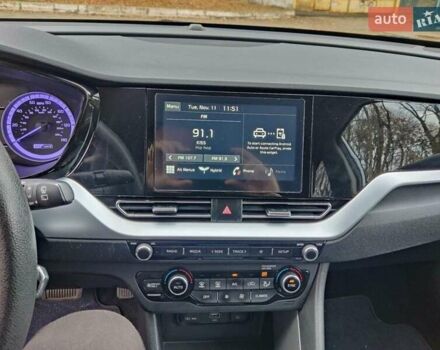 Сірий Кіа Niro, об'ємом двигуна 1.58 л та пробігом 115 тис. км за 19800 $, фото 20 на Automoto.ua