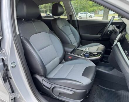Серый Киа Niro, объемом двигателя 2 л и пробегом 98 тыс. км за 19200 $, фото 14 на Automoto.ua
