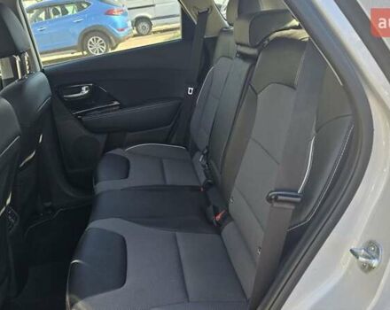 Серый Киа Niro, объемом двигателя 0 л и пробегом 39 тыс. км за 22700 $, фото 6 на Automoto.ua