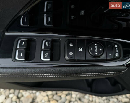 Серый Киа Niro, объемом двигателя 0 л и пробегом 82 тыс. км за 22900 $, фото 32 на Automoto.ua