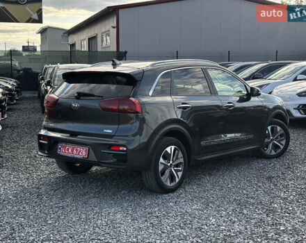 Сірий Кіа Niro, об'ємом двигуна 0 л та пробігом 50 тис. км за 19999 $, фото 8 на Automoto.ua