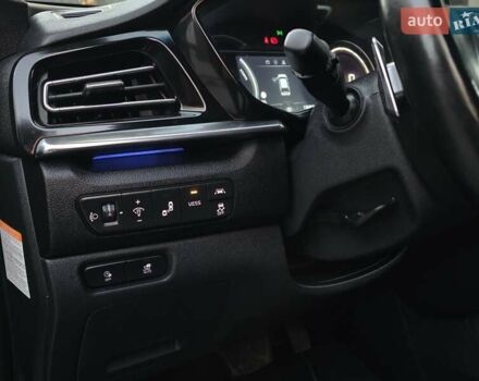 Сірий Кіа Niro, об'ємом двигуна 0 л та пробігом 136 тис. км за 18899 $, фото 24 на Automoto.ua