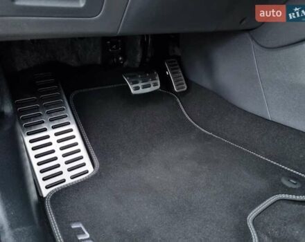 Серый Киа Niro, объемом двигателя 0 л и пробегом 42 тыс. км за 22850 $, фото 22 на Automoto.ua