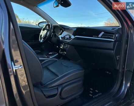 Сірий Кіа Niro, об'ємом двигуна 0 л та пробігом 100 тис. км за 21900 $, фото 84 на Automoto.ua