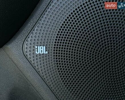 Серый Киа Niro, объемом двигателя 0 л и пробегом 54 тыс. км за 23900 $, фото 39 на Automoto.ua