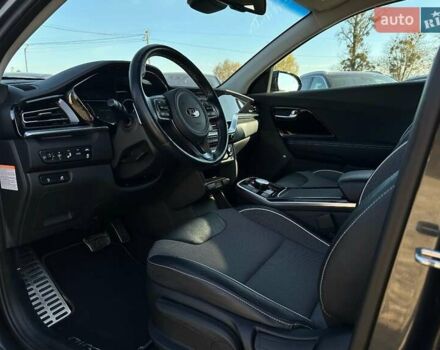 Сірий Кіа Niro, об'ємом двигуна 0 л та пробігом 37 тис. км за 24600 $, фото 37 на Automoto.ua