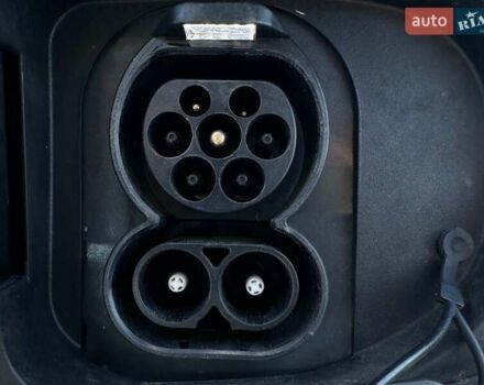 Сірий Кіа Niro, об'ємом двигуна 0 л та пробігом 100 тис. км за 21900 $, фото 16 на Automoto.ua