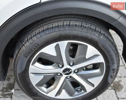 Серый Киа Niro, объемом двигателя 0 л и пробегом 23 тыс. км за 24590 $, фото 42 на Automoto.ua