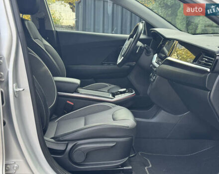Сірий Кіа Niro, об'ємом двигуна 0 л та пробігом 141 тис. км за 17799 $, фото 38 на Automoto.ua