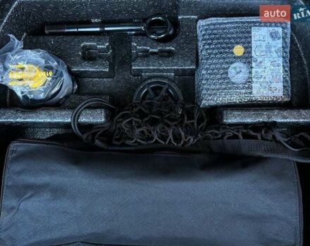 Серый Киа Niro, объемом двигателя 0 л и пробегом 54 тыс. км за 23900 $, фото 88 на Automoto.ua