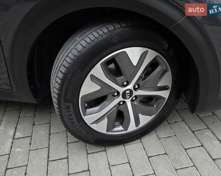 Серый Киа Niro, объемом двигателя 0 л и пробегом 142 тыс. км за 17999 $, фото 17 на Automoto.ua