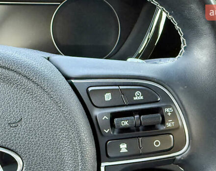 Киа Niro 2021 в Самборе на Automoto.ua Серый Киа Niro, объемом двигателя 0 л и пробегом 107 тыс. км за 19500 $, фото 16 на Automoto.ua