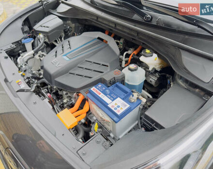 Серый Киа Niro, объемом двигателя 0 л и пробегом 137 тыс. км за 18450 $, фото 35 на Automoto.ua