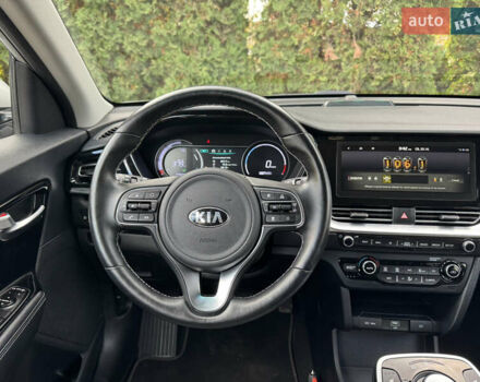 Сірий Кіа Niro, об'ємом двигуна 0 л та пробігом 141 тис. км за 17799 $, фото 47 на Automoto.ua