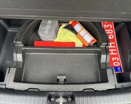 Сірий Кіа Niro, об'ємом двигуна 2 л та пробігом 101 тис. км за 19300 $, фото 20 на Automoto.ua