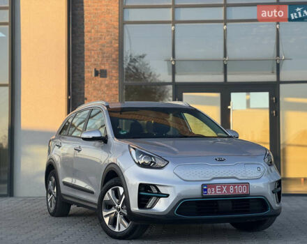 Серый Киа Niro, объемом двигателя 0 л и пробегом 139 тыс. км за 17999 $, фото 1 на Automoto.ua
