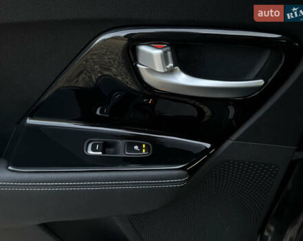 Серый Киа Niro, объемом двигателя 0 л и пробегом 82 тыс. км за 22900 $, фото 6 на Automoto.ua