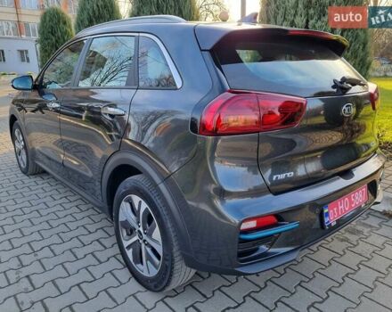 Серый Киа Niro, объемом двигателя 0 л и пробегом 121 тыс. км за 18750 $, фото 9 на Automoto.ua