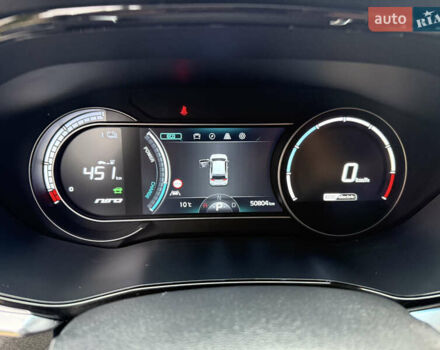 Сірий Кіа Niro, об'ємом двигуна 0 л та пробігом 50 тис. км за 22300 $, фото 51 на Automoto.ua