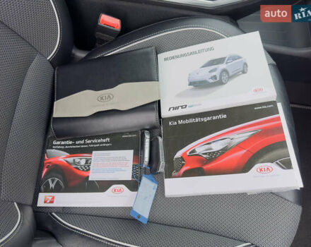 Серый Киа Niro, объемом двигателя 0 л и пробегом 137 тыс. км за 18950 $, фото 39 на Automoto.ua