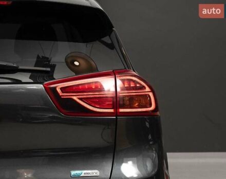 Сірий Кіа Niro, об'ємом двигуна 0 л та пробігом 77 тис. км за 14950 $, фото 7 на Automoto.ua