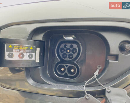 Серый Киа Niro, объемом двигателя 0 л и пробегом 137 тыс. км за 18950 $, фото 5 на Automoto.ua