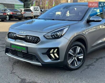 Серый Киа Niro, объемом двигателя 1.6 л и пробегом 57 тыс. км за 24900 $, фото 3 на Automoto.ua