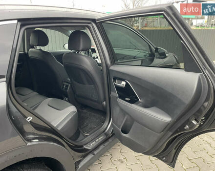 Сірий Кіа Niro, об'ємом двигуна 0 л та пробігом 52 тис. км за 22999 $, фото 21 на Automoto.ua