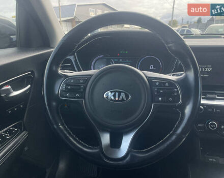 Сірий Кіа Niro, об'ємом двигуна 0 л та пробігом 140 тис. км за 18500 $, фото 34 на Automoto.ua