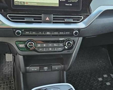 Серый Киа Niro, объемом двигателя 0 л и пробегом 40 тыс. км за 23300 $, фото 3 на Automoto.ua
