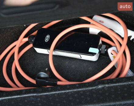 Серый Киа Niro, объемом двигателя 0 л и пробегом 23 тыс. км за 24590 $, фото 41 на Automoto.ua