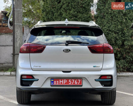Сірий Кіа Niro, об'ємом двигуна 0 л та пробігом 141 тис. км за 17799 $, фото 13 на Automoto.ua