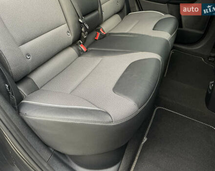 Сірий Кіа Niro, об'ємом двигуна 0 л та пробігом 52 тис. км за 22999 $, фото 64 на Automoto.ua