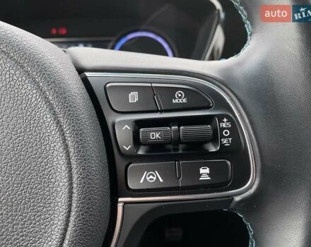 Серый Киа Niro, объемом двигателя 0 л и пробегом 86 тыс. км за 24400 $, фото 5 на Automoto.ua