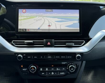 Серый Киа Niro, объемом двигателя 2 л и пробегом 98 тыс. км за 19200 $, фото 12 на Automoto.ua