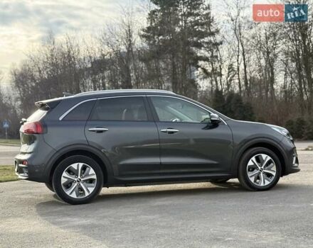 Сірий Кіа Niro, об'ємом двигуна 0 л та пробігом 88 тис. км за 21700 $, фото 15 на Automoto.ua