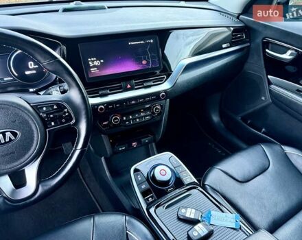 Киа Niro 2021 в Бердичеве на Automoto.ua Серый Киа Niro, объемом двигателя 0 л и пробегом 82 тыс. км за 19250 $, фото 62 на Automoto.ua