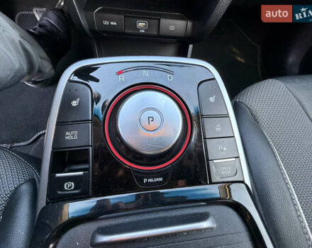 Серый Киа Niro, объемом двигателя 0 л и пробегом 157 тыс. км за 18350 $, фото 40 на Automoto.ua