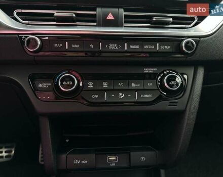 Серый Киа Niro, объемом двигателя 0 л и пробегом 62 тыс. км за 24600 $, фото 58 на Automoto.ua