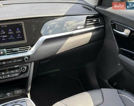 Серый Киа Niro, объемом двигателя 0 л и пробегом 62 тыс. км за 22450 $, фото 12 на Automoto.ua