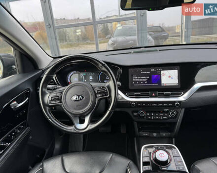 Серый Киа Niro, объемом двигателя 0 л и пробегом 147 тыс. км за 18450 $, фото 66 на Automoto.ua