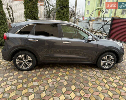 Сірий Кіа Niro, об'ємом двигуна 0 л та пробігом 50 тис. км за 22300 $, фото 5 на Automoto.ua