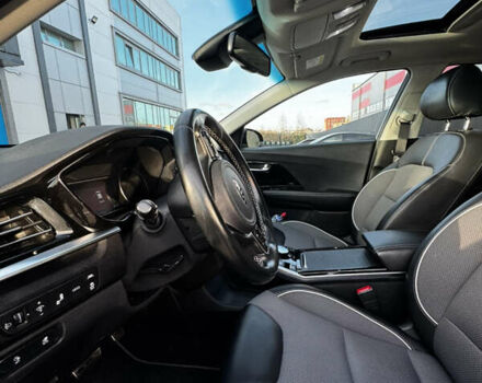 Серый Киа Niro, объемом двигателя 0 л и пробегом 86 тыс. км за 23400 $, фото 48 на Automoto.ua