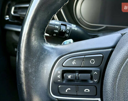 Киа Niro 2021 в Самборе на Automoto.ua Серый Киа Niro, объемом двигателя 0 л и пробегом 107 тыс. км за 19500 $, фото 15 на Automoto.ua