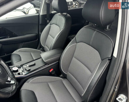 Серый Киа Niro, объемом двигателя 0 л и пробегом 39 тыс. км за 23100 $, фото 16 на Automoto.ua